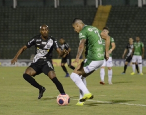 Jeferson sofreu com Thallyson no segundo tempo